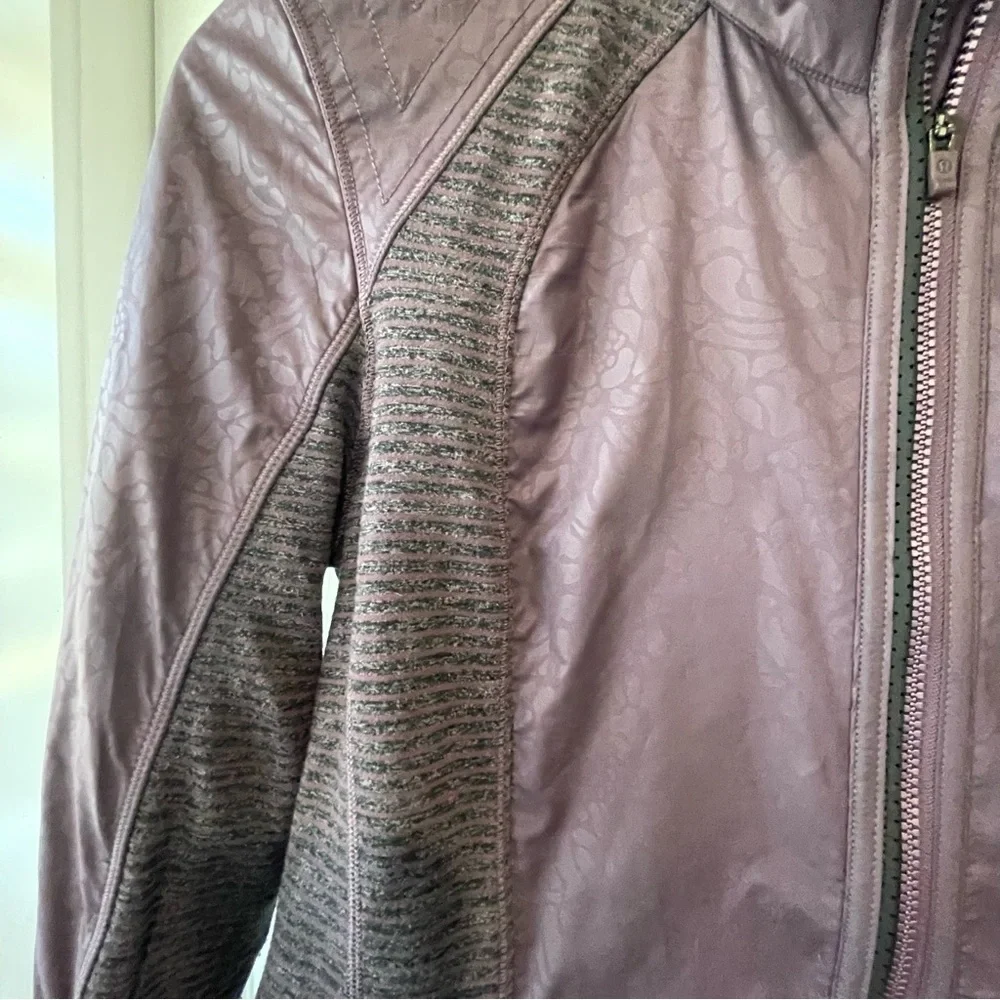 lululemon athletica Rebel Runner jacket Women's Lavender suze8 - Picture 4 of 16